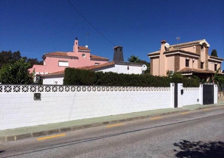 فيلا توريمولينوسفي Chalet Palacio Valdes المظهر الخارجي الصورة