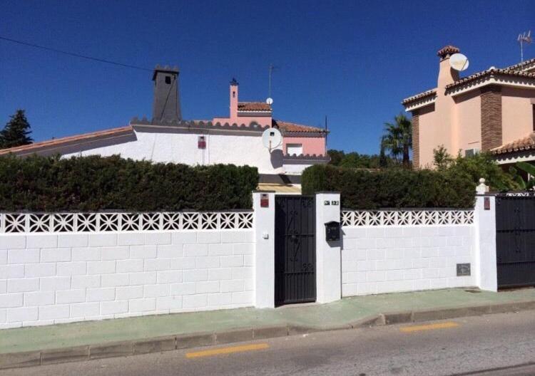 فيلا توريمولينوسفي Chalet Palacio Valdes المظهر الخارجي الصورة